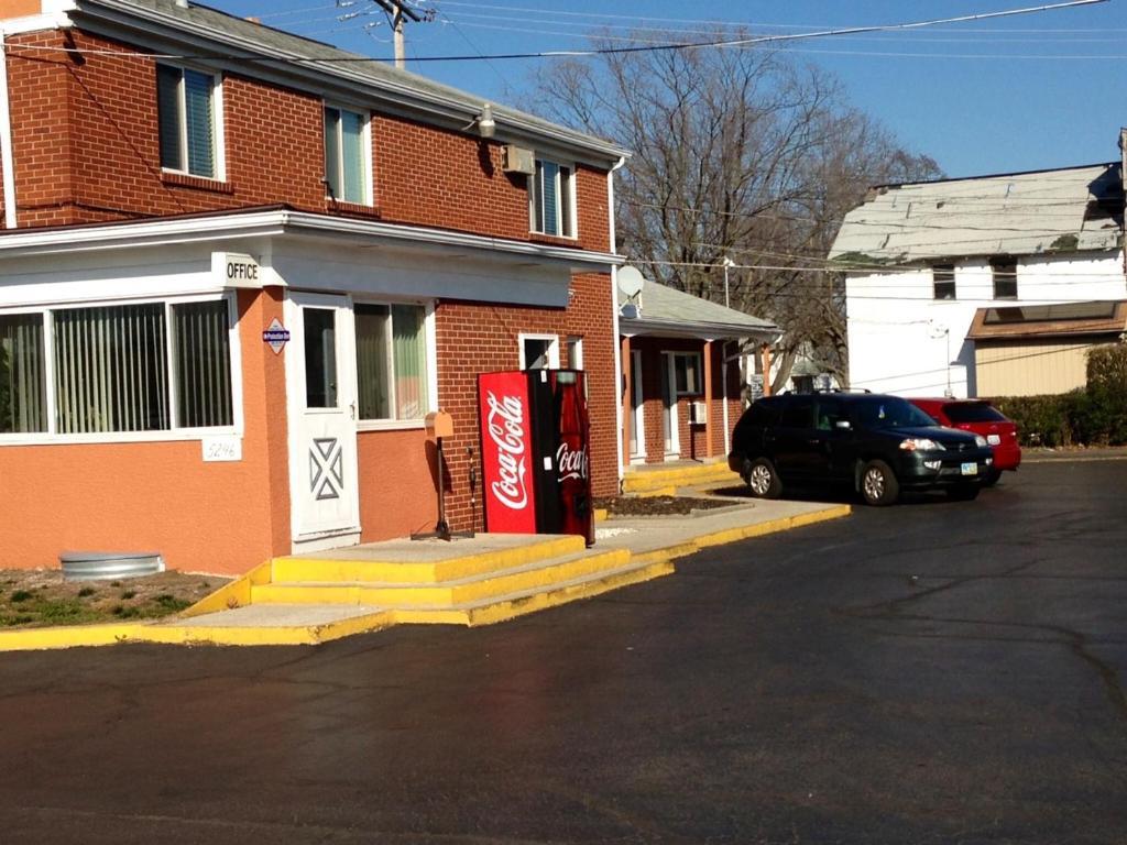 New Rome Motel Exterior photo