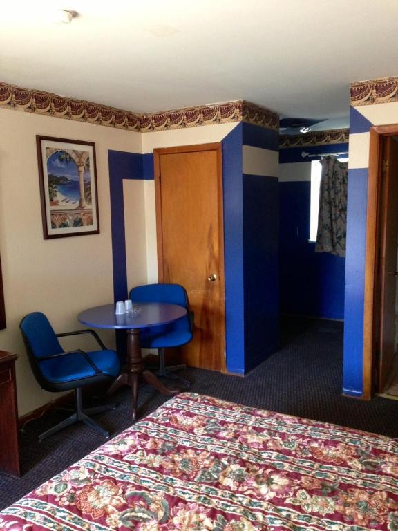 New Rome Motel Room photo