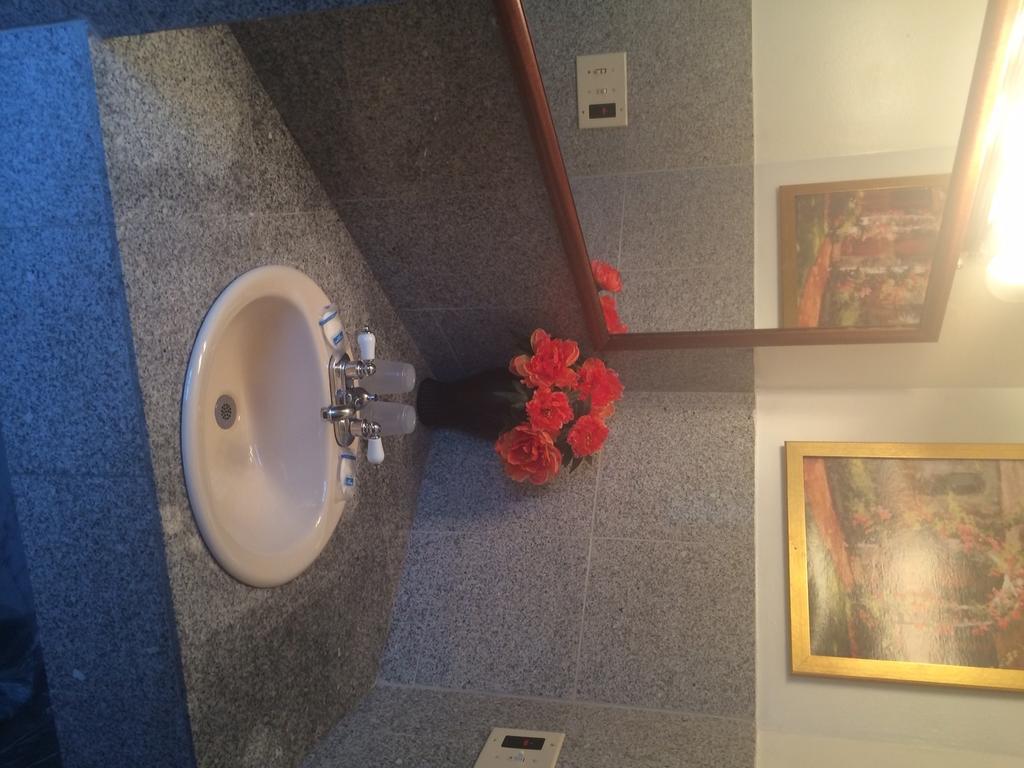 New Rome Motel Room photo